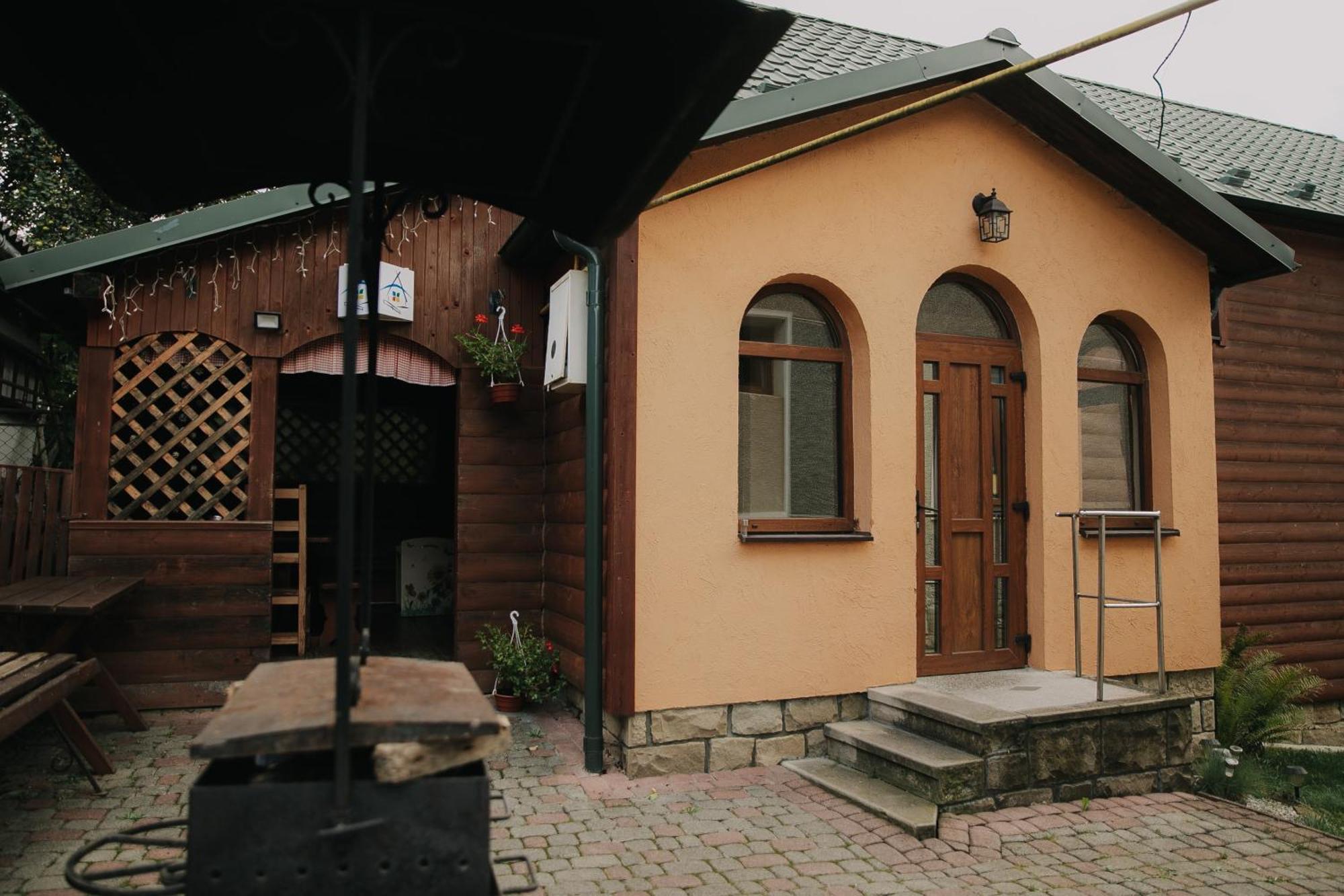 Dereviy Villa Iaremcea Exterior foto