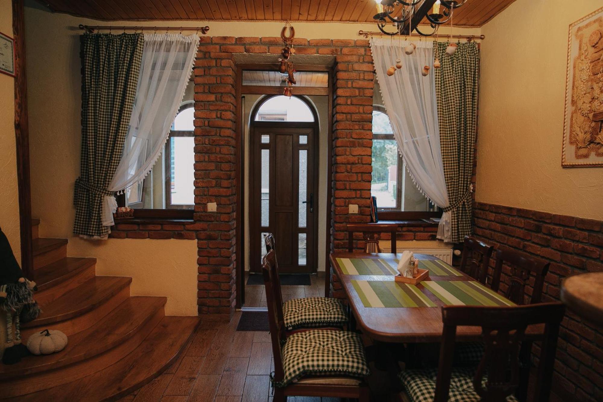 Dereviy Villa Iaremcea Exterior foto
